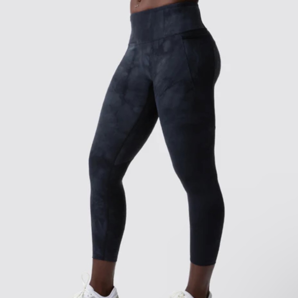 Born Primitive Eccentric Leggings size medium in obsidian
